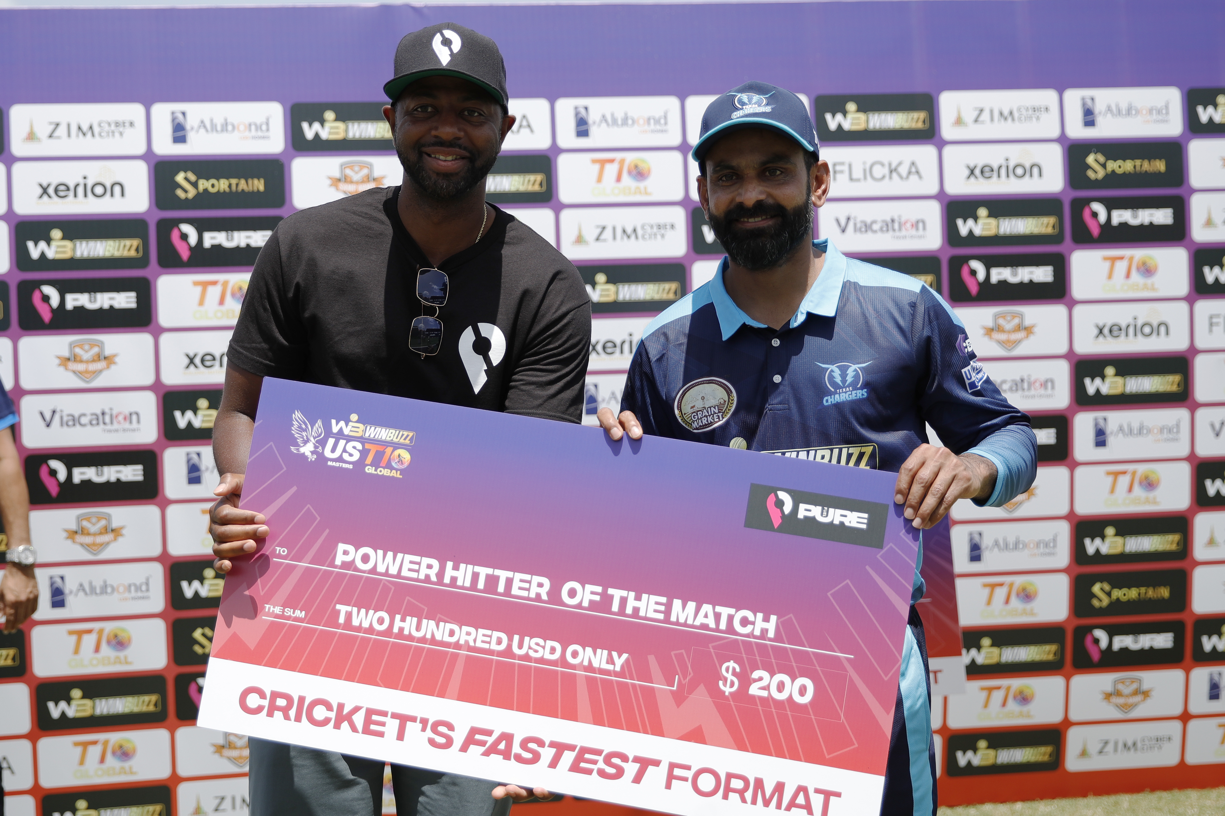Mohammad Hafeez of Texas Chargers with Power Hitter of the Match award during match 11 of the US Masters T10 League between the Texas Chargers and the NJ Tritons at the Central Broward Park in Lauderhill, Florida on the 22nd August 2023 Photo by Saikat Das / ACEIMAGES for US Masters T10