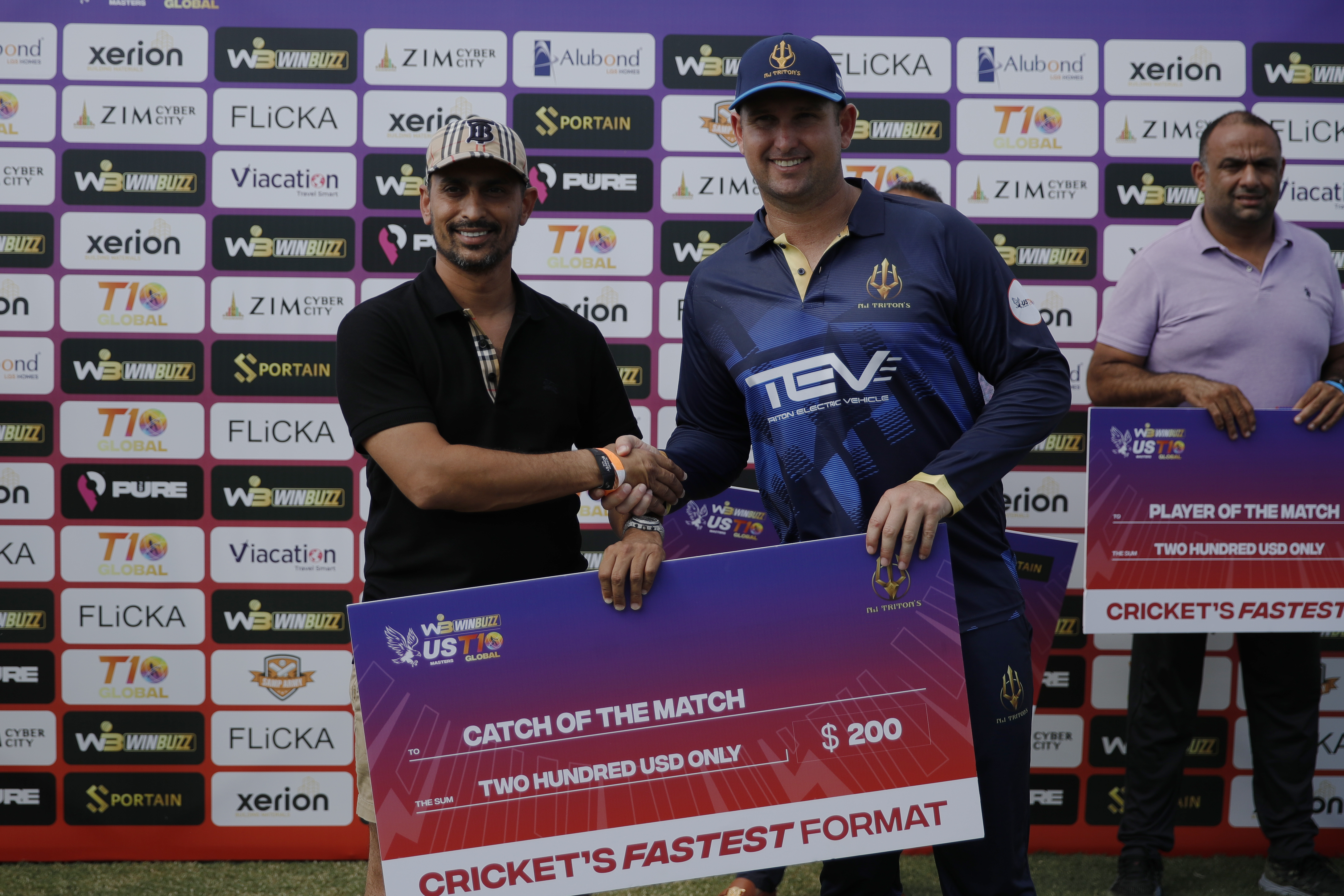 Cameron Delport of NJ Tritons  with Catch of the Match Award during match 15 of the US Masters T10 League between the Atlanta Riders and the NJ Tritons at the Central Broward Park in Lauderhill, Florida on the 23rd August 2023 Photo by Saikat Das / ACEIMAGES for US Masters T10