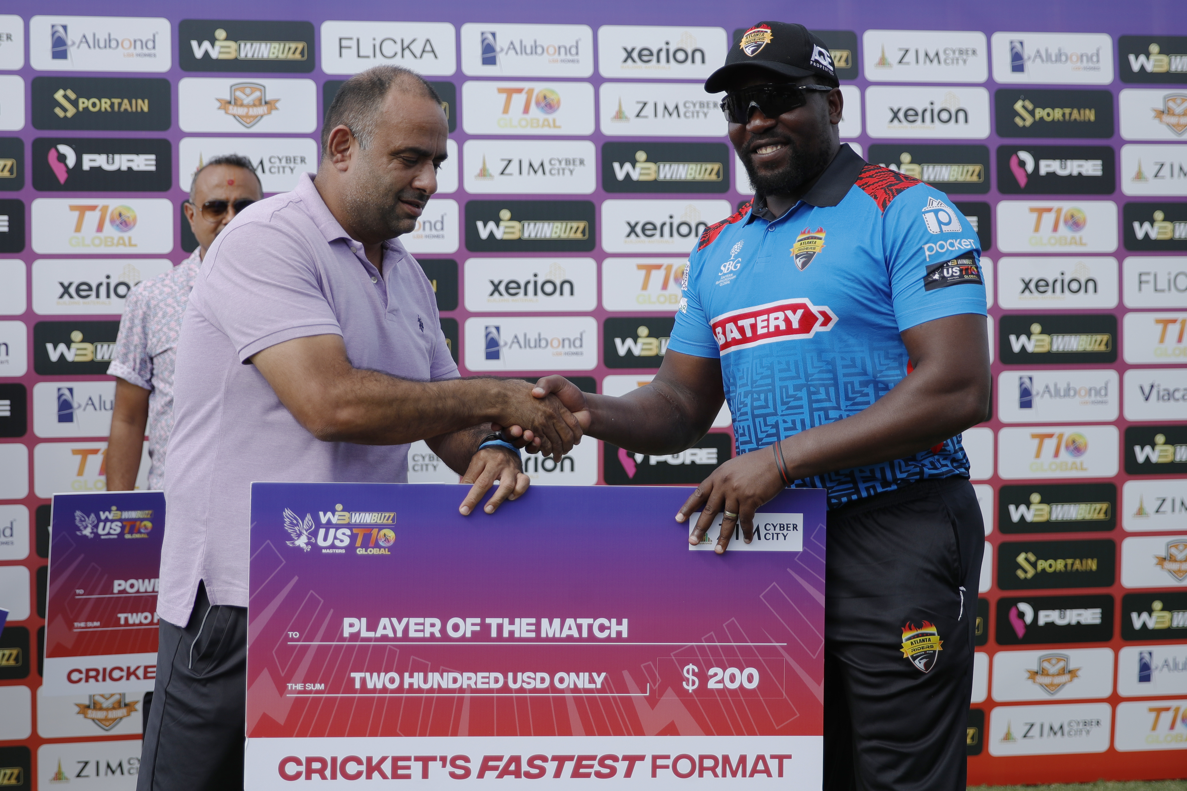 Hamilton Masakadza of Atlanta Riders with Player of the Match award during match 15 of the US Masters T10 League between the Atlanta Riders and the NJ Tritons at the Central Broward Park in Lauderhill, Florida on the 23rd August 2023 Photo by Saikat Das / ACEIMAGES for US Masters T10