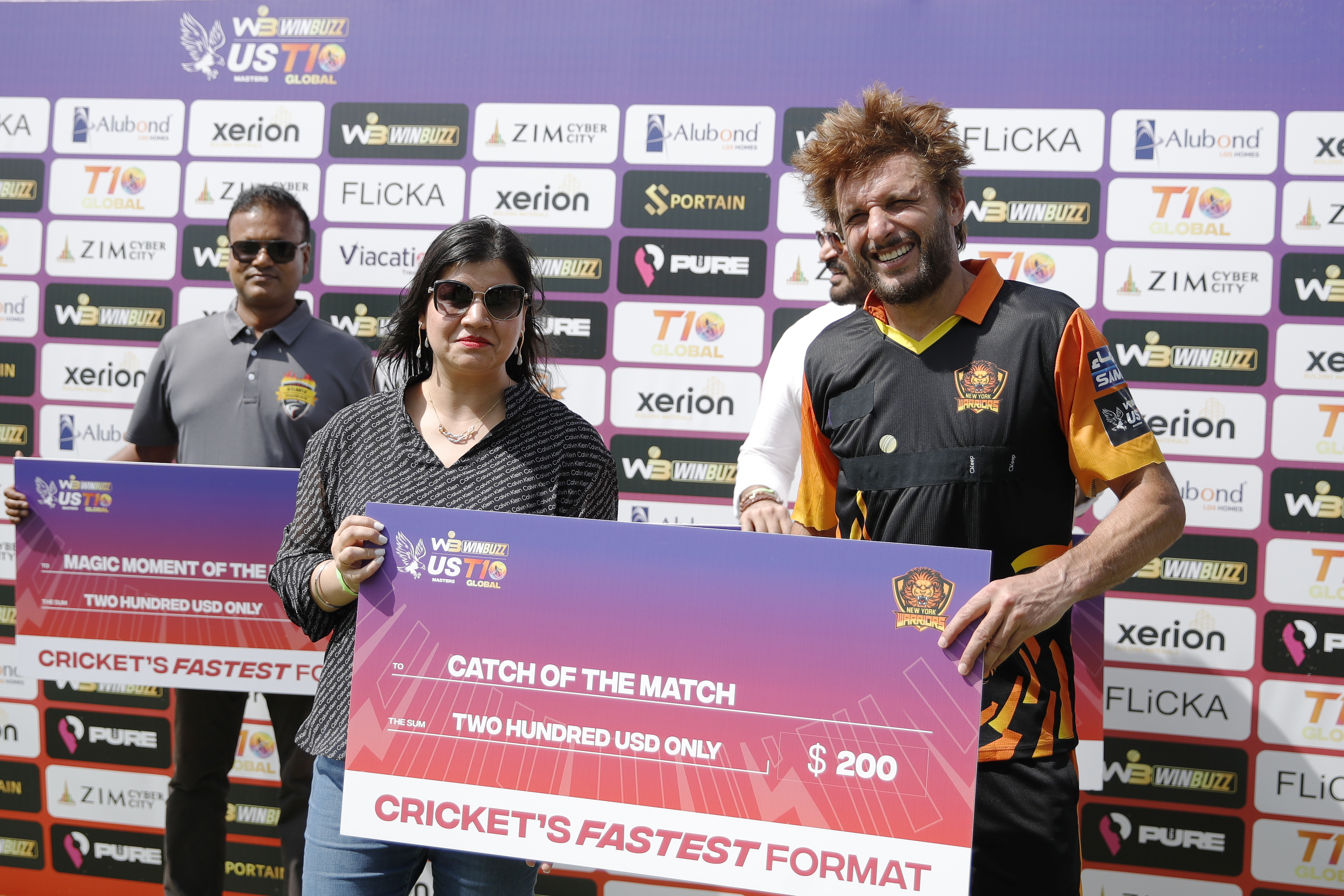 Shahid Afridi of New York Warriors with Catch of the Match Award during match 5 (rescheduled) of the US Masters T10 League between the Atlanta Riders and the New York Warriors at the Central Broward Park in Lauderhill, Florida on the 21st August 2023 Photo by Saikat Das / ACEIMAGES for US Masters T10