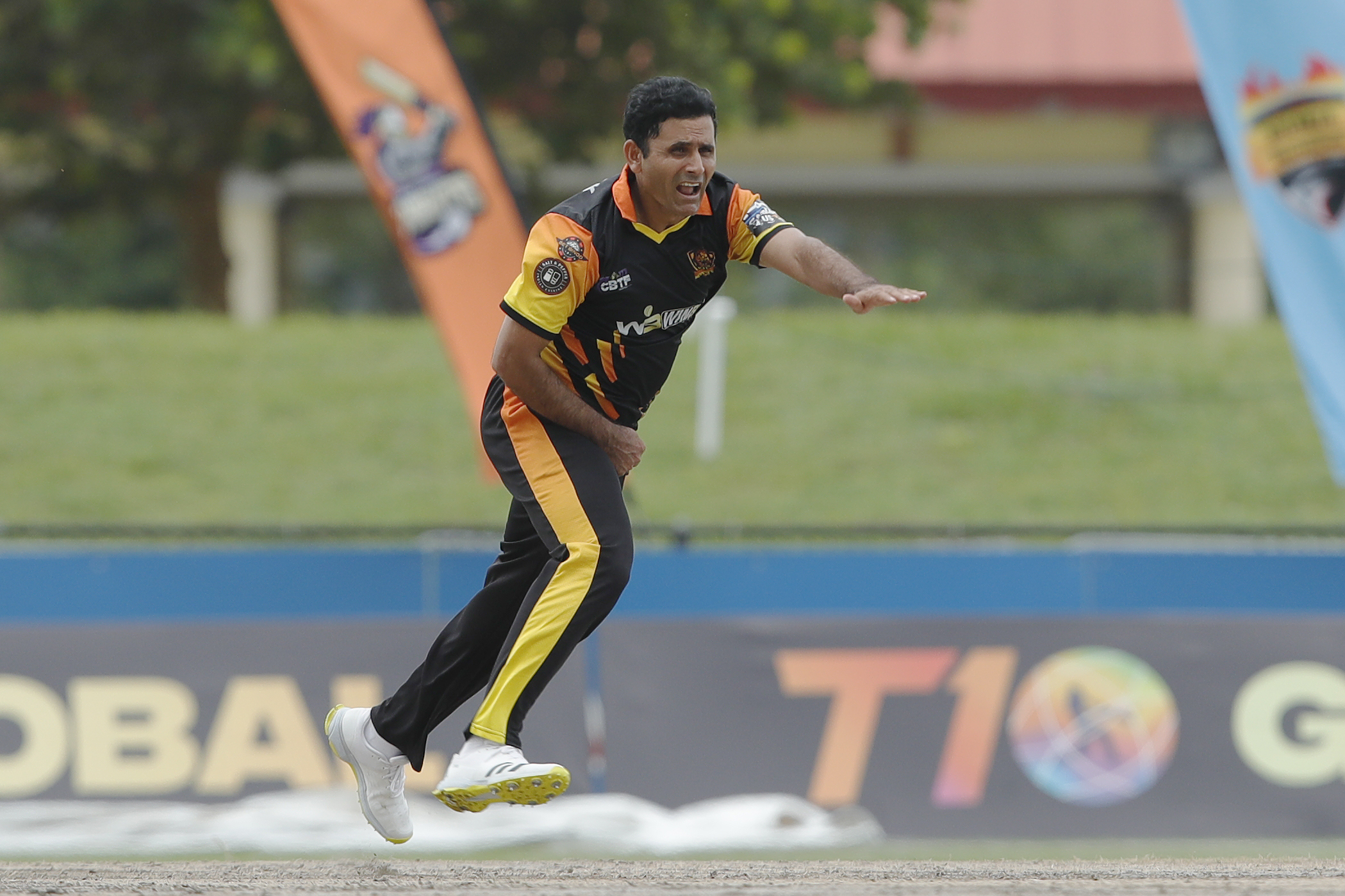 Abdul Razzaq of New York Warriors bowling  bowling during match 9 of the US Masters T10 League between the NJ Tritons and theNew York Warriors at the Central Broward Park in Lauderhill, Florida on the 20 August 2023Photo by Saikat Das / ACEIMAGES for US Masters T10
