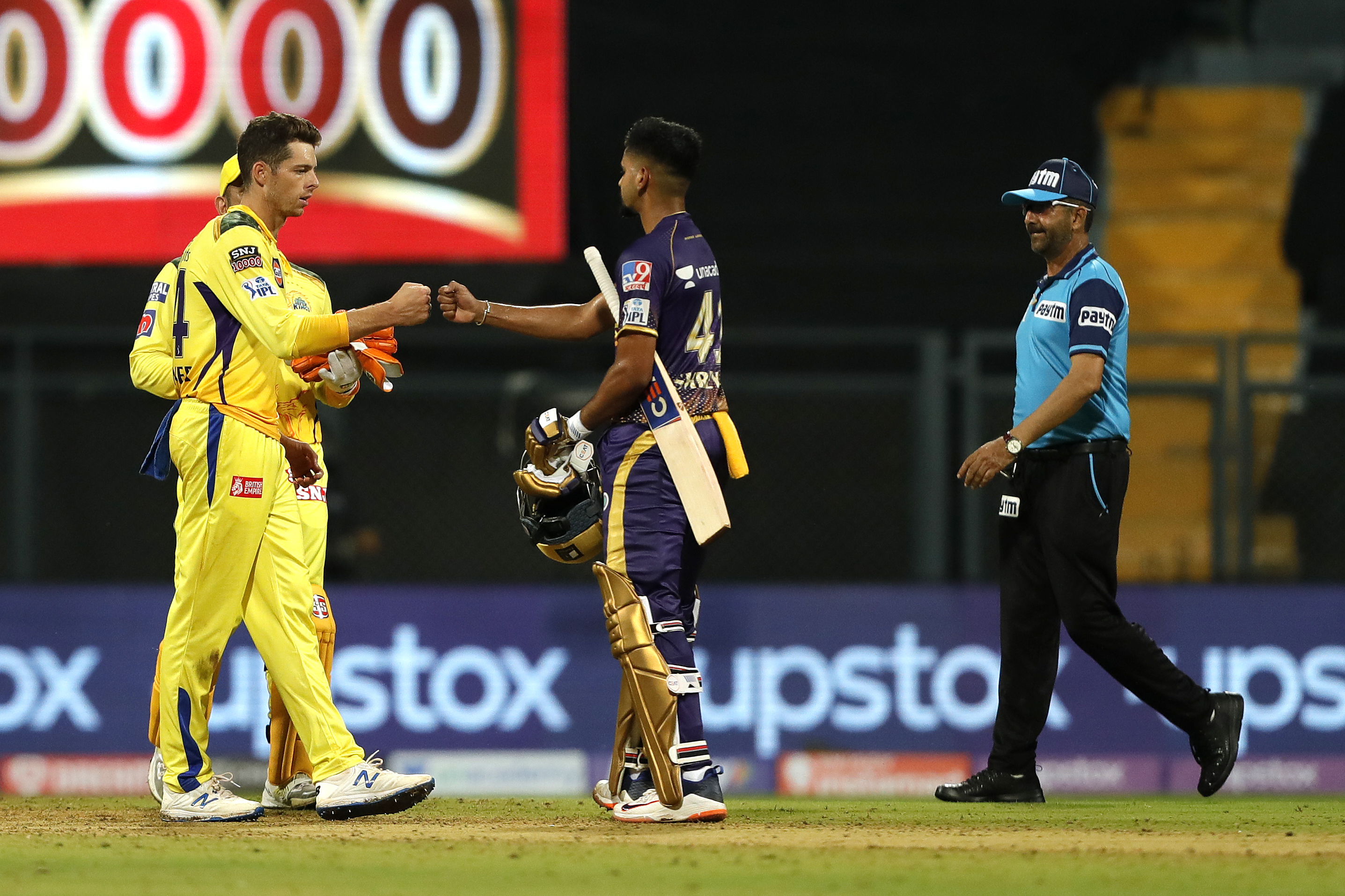 Kolkata Knight Riders and Chennai Superkings players shaking hands after winning the match during match 1 of the TATA Indian Premier League 2022 (IPL season 15) between the Chennai Superkings and the Kolkata Knight Riders held at the Wankhede stadium in Mumbai on the 26th March 2022Photo by Saikat Das / Sportzpics for IPL