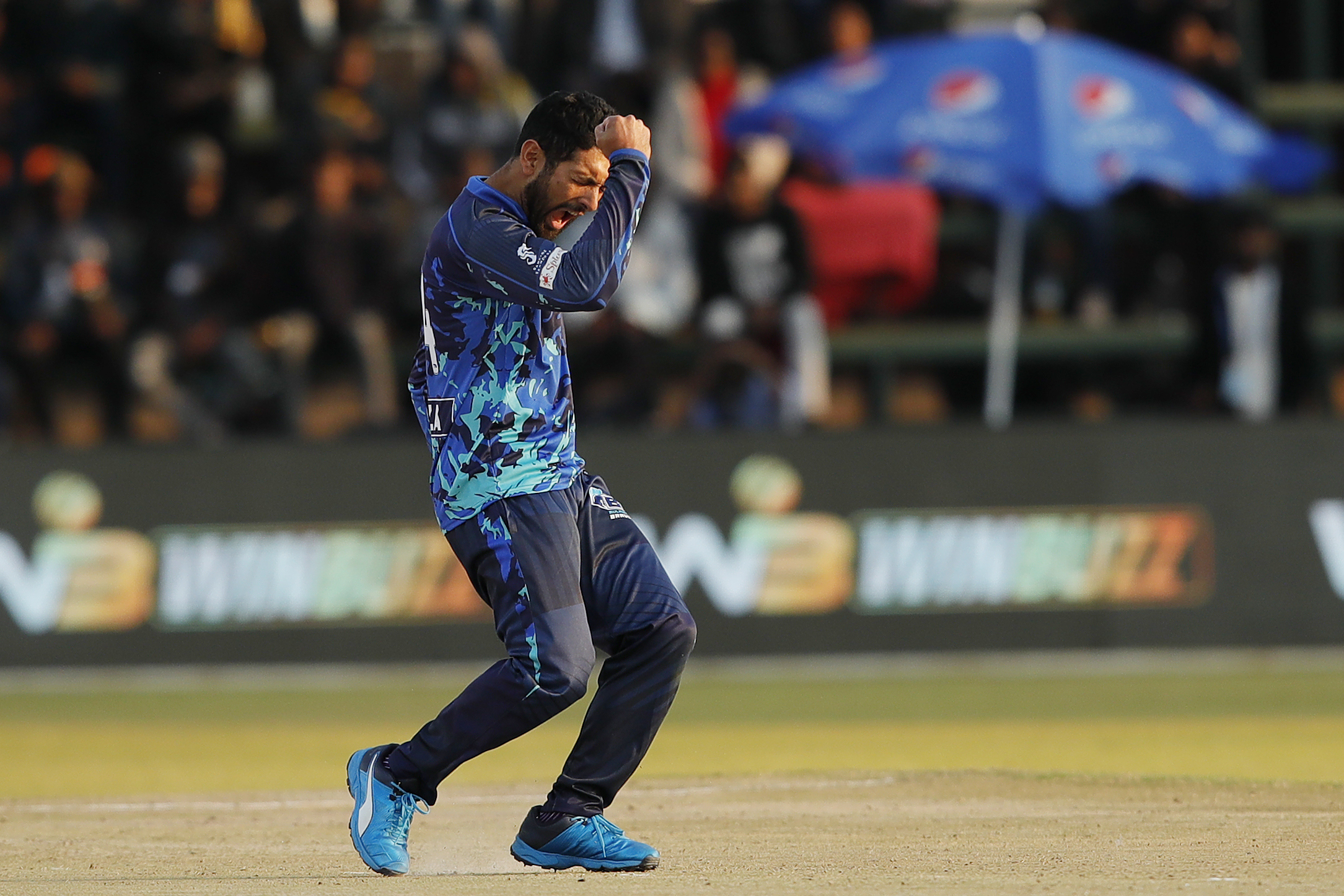 Sikander Raza (c) of Bulawayo Braves celebrating the wicket of Tashinga Musekiwa during match 1 of the Zim Afro T10 League between the HARARE HURRICANES and the BULAWAYO BRAVES held at the Harare Sports Club in the Zimbabwe on the 21st July 2023Photo by Saikat Das / ACEIMAGES for Zim Afro T10
